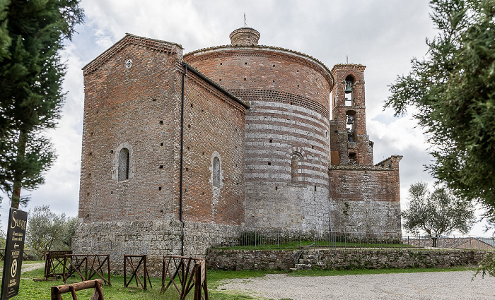 Chiusdino Cappella di San Galgano a Montesiepi (Eremo di Montesiepi)