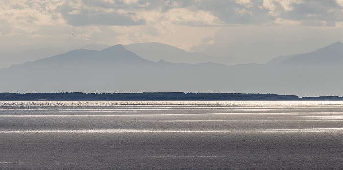 Blick auf das Tyrrhenische Meer, die Isola di Pianosa und Korsika (Frankreich) Capoliveri