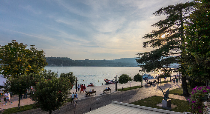 Salò Blick aus dem Hotel Ristorante Lepanto: Lungolago Giuseppe Zanardelli, Gardasee Lago di Garda