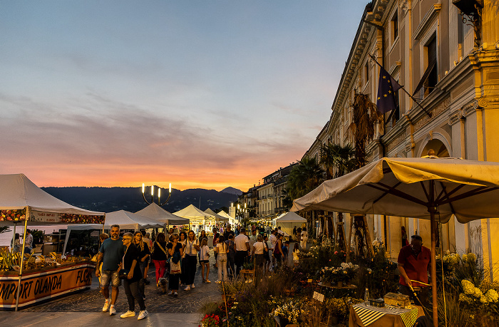 Salò Lungolago Giuseppe Zanardelli: I Giardini del Garda