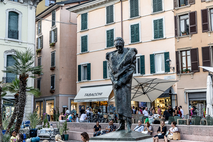 Salò Lungolago Giuseppe Zanardelli: Giuseppe-Zanardelli-Denkmal Via San Carlo