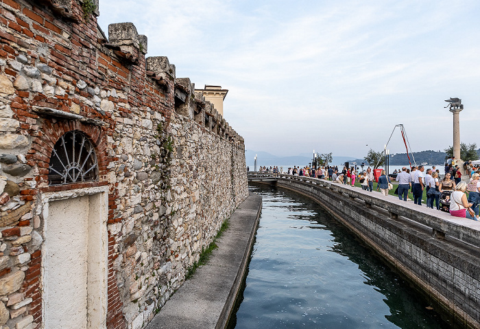 Salò Piazza della Serenissima Lago di Garda Monumento alla Serenissima