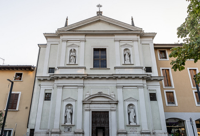 Salò Piazza Vittorio Emanuele II: Chiesa della Visitazione