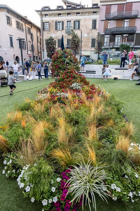 Salò Piazza Vittorio Emanuele II: I Giardini del Garda