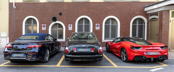 Gardone Riviera Parkplatz am Grand Hotel Gardone