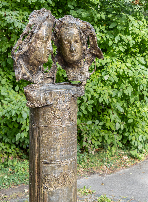 Pasing-Obermenzing: Park Am Durchblick mit dem Denkmal Agnes Bernauer und Herzog Albrecht III. München