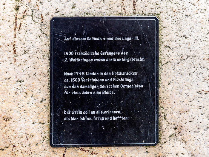 Allach-Untermenzing: Gedenkstätte Straflager III -  Gedenkstein München