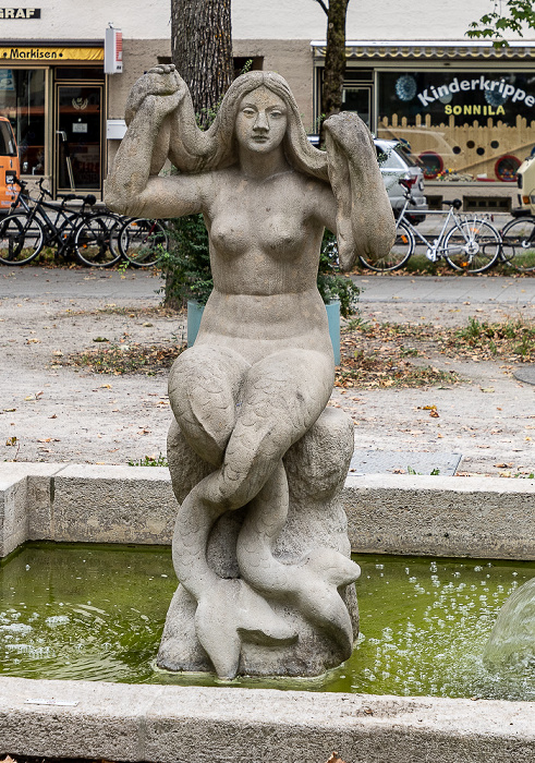 Karl-Preis-Platz: Melusinen-Brunnen München