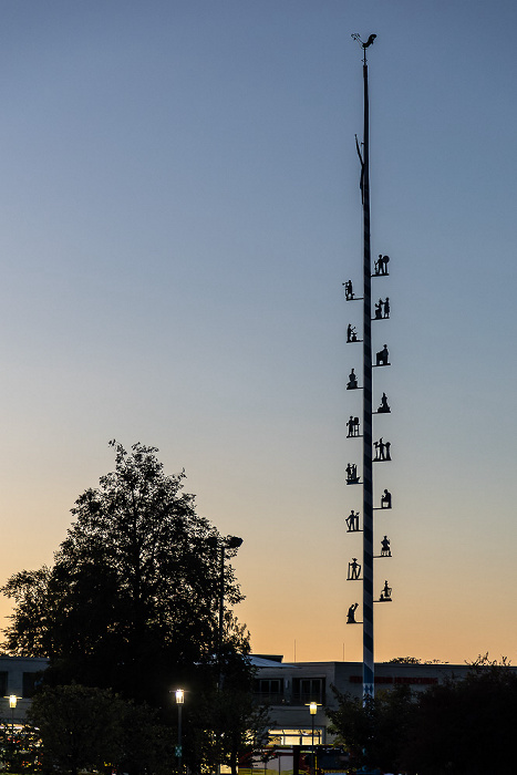 Bahnhofstraße: Maibaum Herrsching am Ammersee