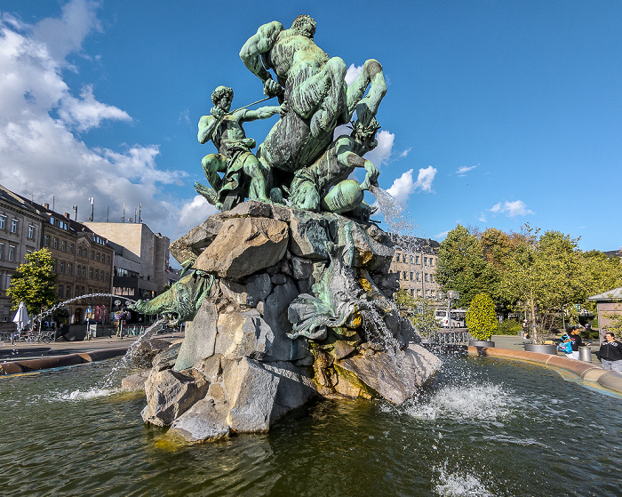 Fürth Bahnhofplatz: Centaurenbrunnen