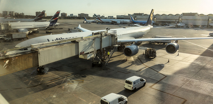 Miami International Airport: Airbus A350 (Lufthansa) Miami