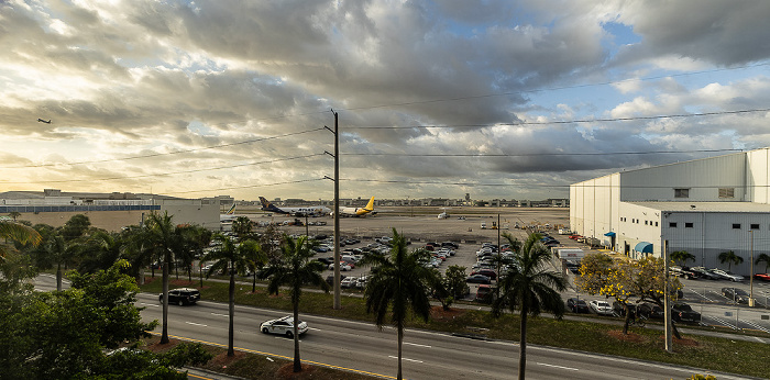 Blick aus dem Clarion Inn & Suites Miami International Airport: Miami International Airport Miami