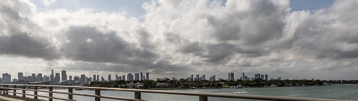 Blick vom MacArthur Causeway (Florida State Road A1A): Biscayne Bay, Miami Miami Beach