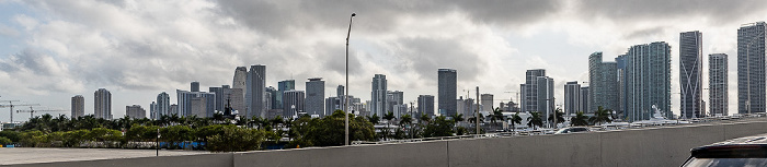 Blick vom MacArthur Causeway (Florida State Road A1A): Downtown Miami Miami
