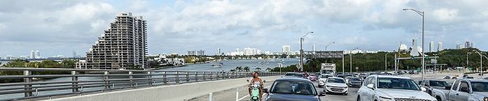 Blick vom MacArthur Causeway (Florida State Road A1A): Biscayne Bay Miami