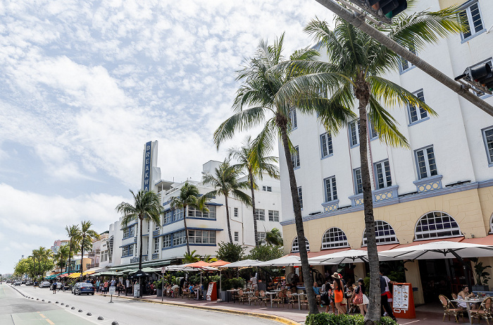 Ocean Drive (v.r.): Ocean's Ten, Hotel Breakwater South Beach Miami Beach