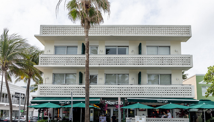 Ocean Drive: News Cafe Miami Beach