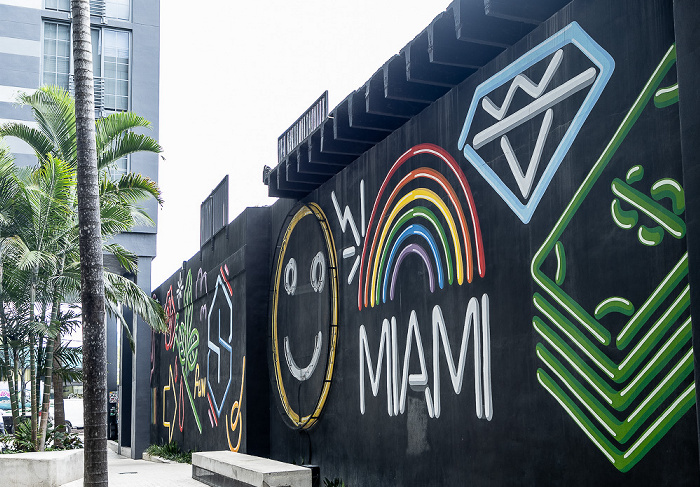 Wynwood Art District: Northwest 25th Street - Street Art Miami