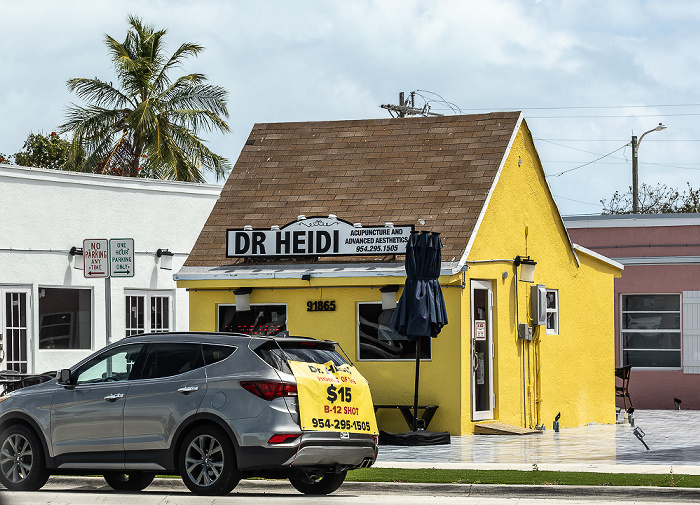 Key Largo: Overseas Highway (U.S. Highway 1) Florida Keys
