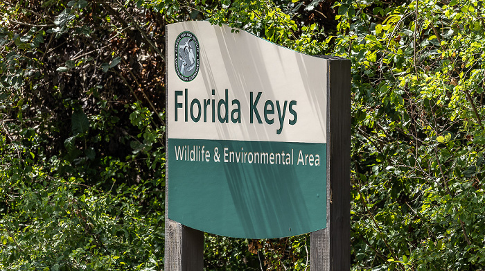 Key Largo: Overseas Highway (U.S. Highway 1) Florida Keys