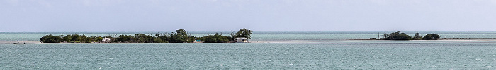 Blick von der Seven Mile Bridge (Overseas Highway, U.S. Highway 1): Molasses Key (links) Florida Keys