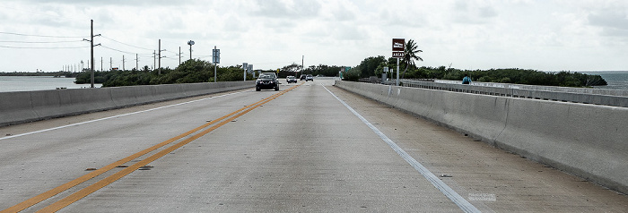 Overseas Highway (U.S. Highway 1) mit der Seven Mile Bridge, Little Duck Key Florida Keys