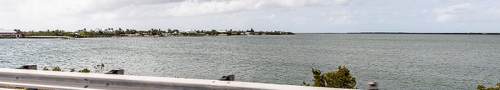 Blick vom Overseas Highway (U.S. Highway 1): Little Torch Key Florida Keys
