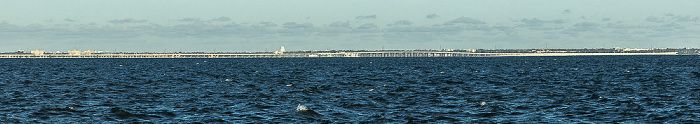 Blick von der Interstate I-275: Old Tampa Bay mit dem Courtney Campbell Causeway (Florida State Road 60) Pinellas County (Florida)