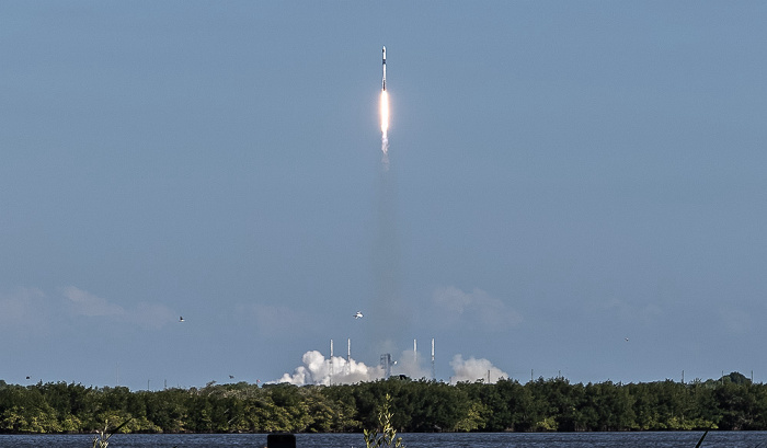 Space Launch Complex 40 (SLC-40): Start einer Falcon 9 (mit Cargo Dragon C209) Kennedy Space Center