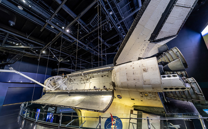 Kennedy Space Center Visitor Complex: Space Shuttle Atlantis Building mit dem Space Shuttle Atlantis Kennedy Space Center