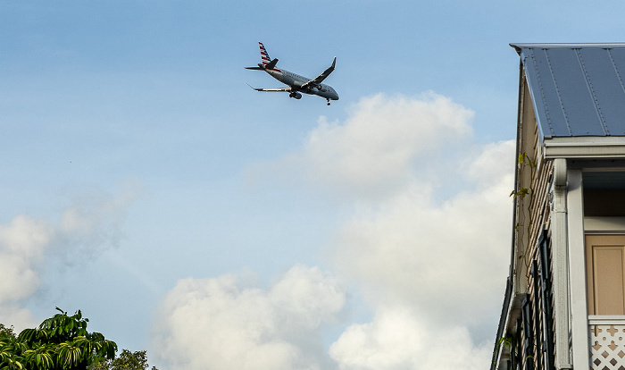 Flugzeug von American Airlines im Landeanflug Key West