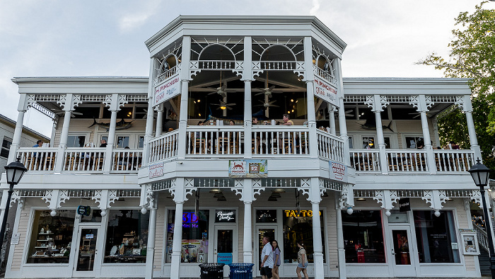 Duval Street: Pinchers Key West