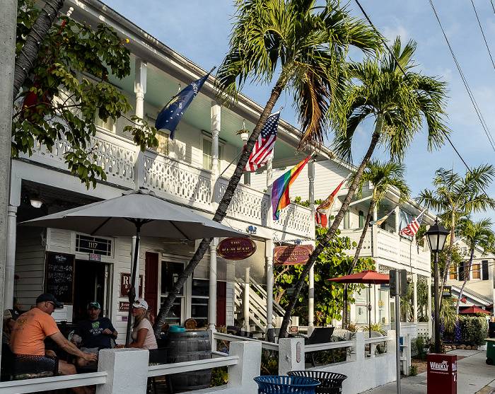 Duval Street: The Speakeasy Inn and Rum Bar Key West