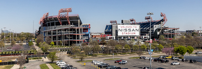 Blick von der John Seigenthaler Pedestrian Bridge: Nissan Stadium Nashville