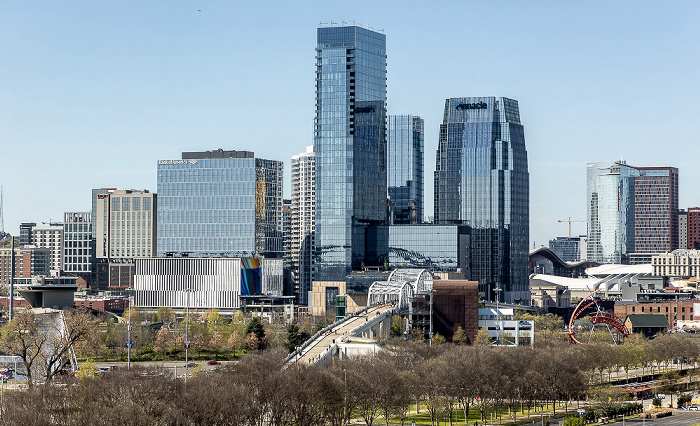 Blick aus dem La Quinta Inn & Suites Nashville Downtown/Stadium: Downtown mit 222 Second Avenue, Four Seasons Hotel & Private Residents Nashville und The Pinnacle at Symphony Place Nashville