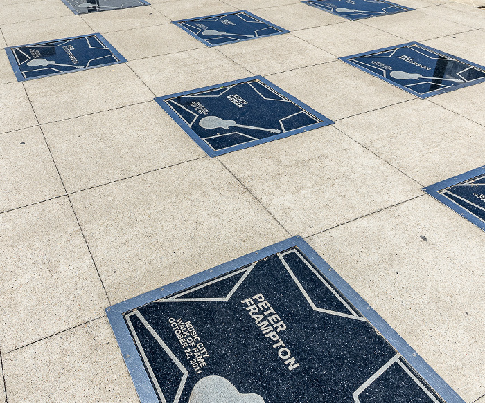 Music City Walk of Fame Park mit Plaketten von u.a. Peter Frampton und Keith Urban Nashville