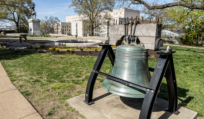 Capitol Hill: Tennessee State Capitol Bell Nashville