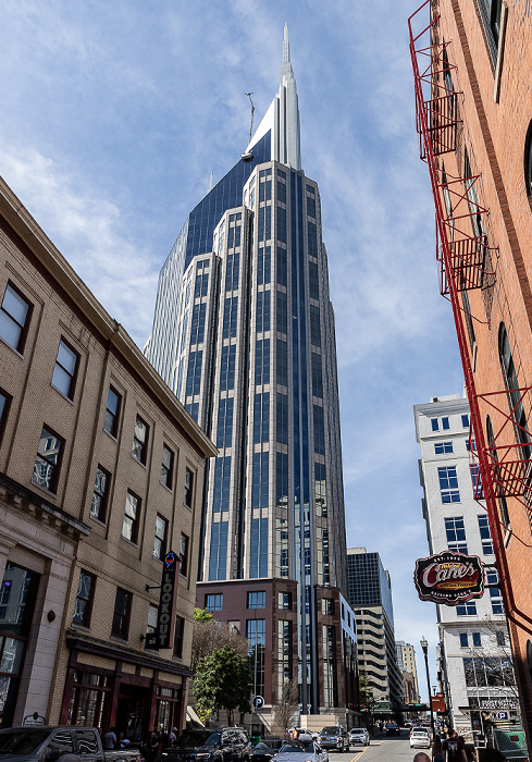 3rd Avenue North: AT&T Building Nashville
