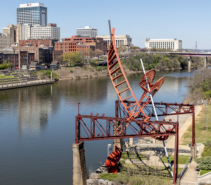 Blick von der John Seigenthaler Pedestrian Bridge: Kunstwerk Ghost Ballet, Cumberland River Nashville
