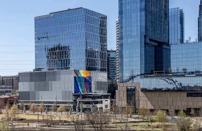Blick von der John Seigenthaler Pedestrian Bridge: 222 Second Avenue (links), Four Seasons Hotel & Private Residents Nashville Nashville