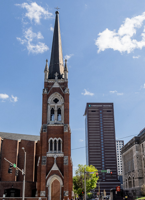 Broadway / 7th Avenue South: Nashville First Baptist Church Nashville