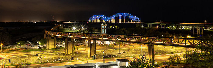 Blick vom Comfort Inn Downtown: Mississippi River mit der Hernando de Soto Bridge, Interstate I-40 Memphis