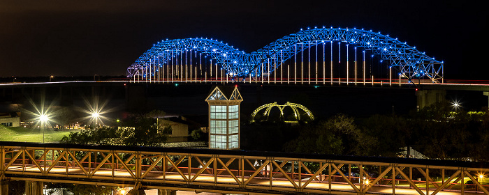 Blick vom Comfort Inn Downtown: Mississippi River mit der Hernando de Soto Bridge, Interstate I-40 Memphis