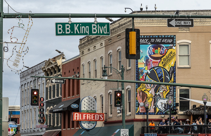 Beale Street / South B. B. King Boulevard: Alfred's On Beale Memphis