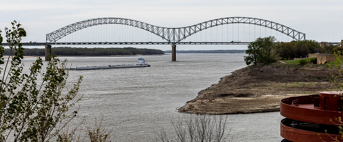 Mississippi River, Hernando de Soto Bridge und Mud Island River Park Memphis