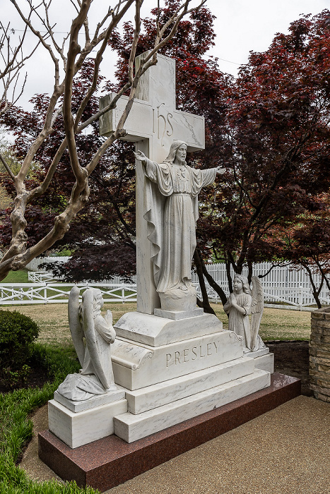 Graceland: Elvis Presley's Meditation Garden Memphis