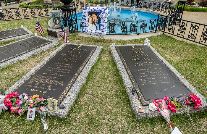 Graceland: Elvis Presley's Meditation Garden Memphis