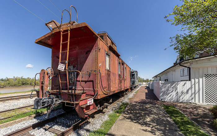 Vicksburg Southern Railroad: The Old Depot Museum Vicksburg