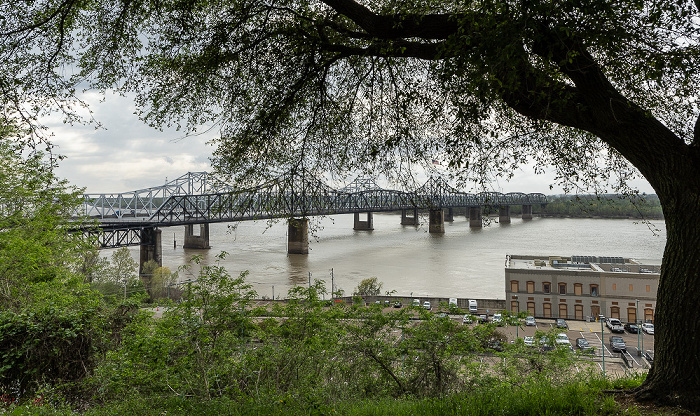 Mississippi River mit der Vicksburg Bridge (links) und der Old Vicksburg Bridge Vicksburg
