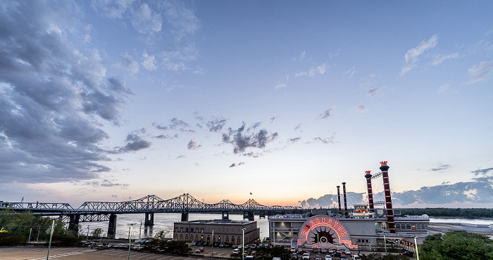 Mississippi River mit der Vicksburg Bridge und der Old Vicksburg Bridge, Ameristar Casino Hotel Vicksburg Vicksburg